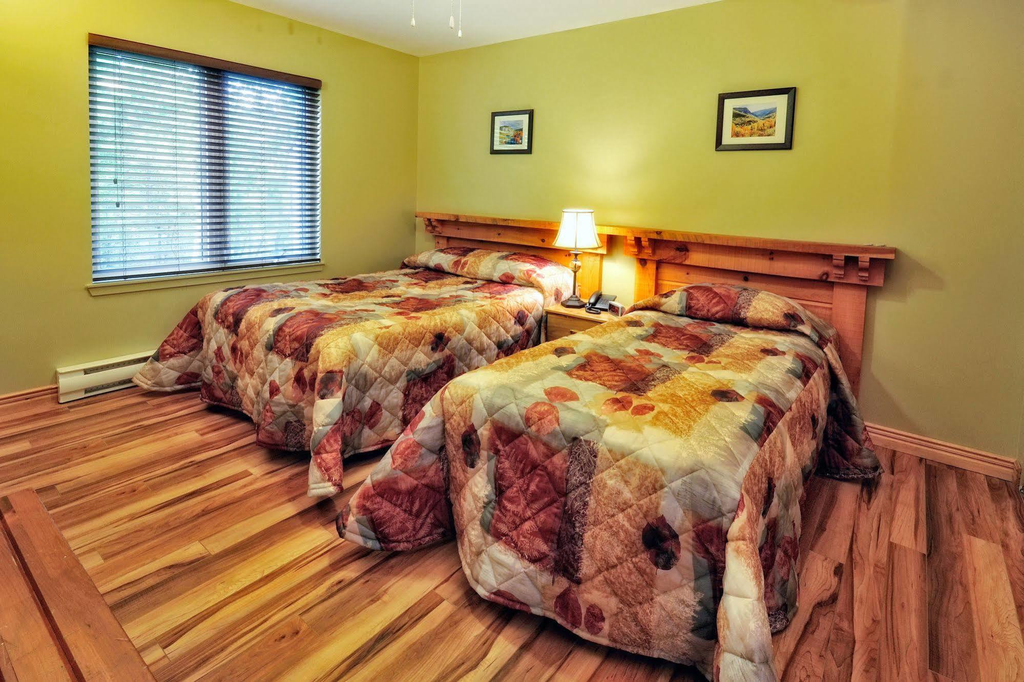 Marblewood Village Resort Steady Brook Ngoại thất bức ảnh